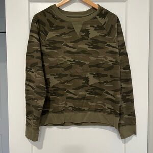 Lucky Brand Green Camouflage Crewneck sweatshirt thin